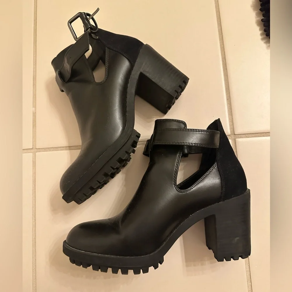 Chunky Zara Boots - Picture 4 of 6